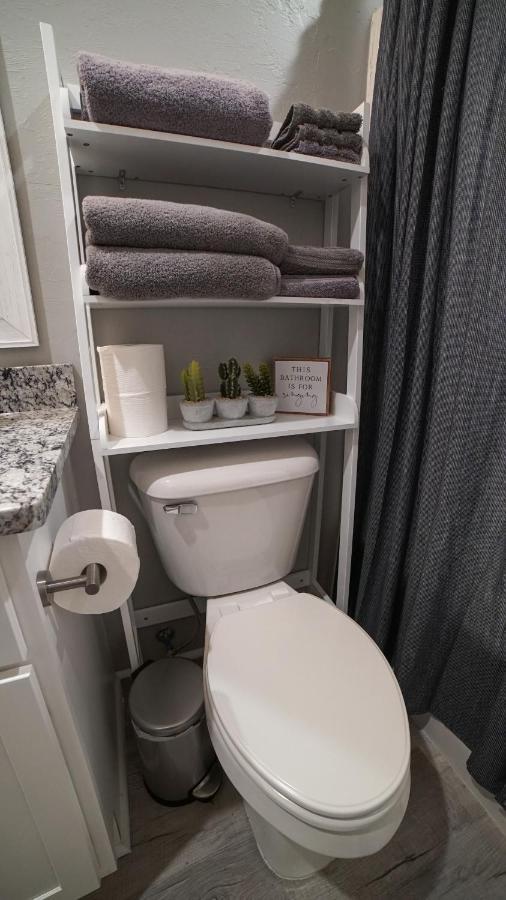 Rock & Roll House, Fiber Internet, Roku Tv, Washer & Dryer, By Dt Chickasha & Leg Lamp! Eksteriør billede