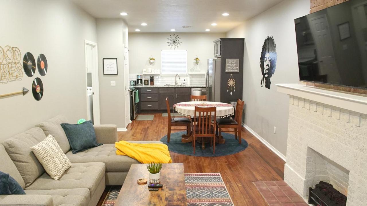 Rock & Roll House, Fiber Internet, Roku Tv, Washer & Dryer, By Dt Chickasha & Leg Lamp! Eksteriør billede