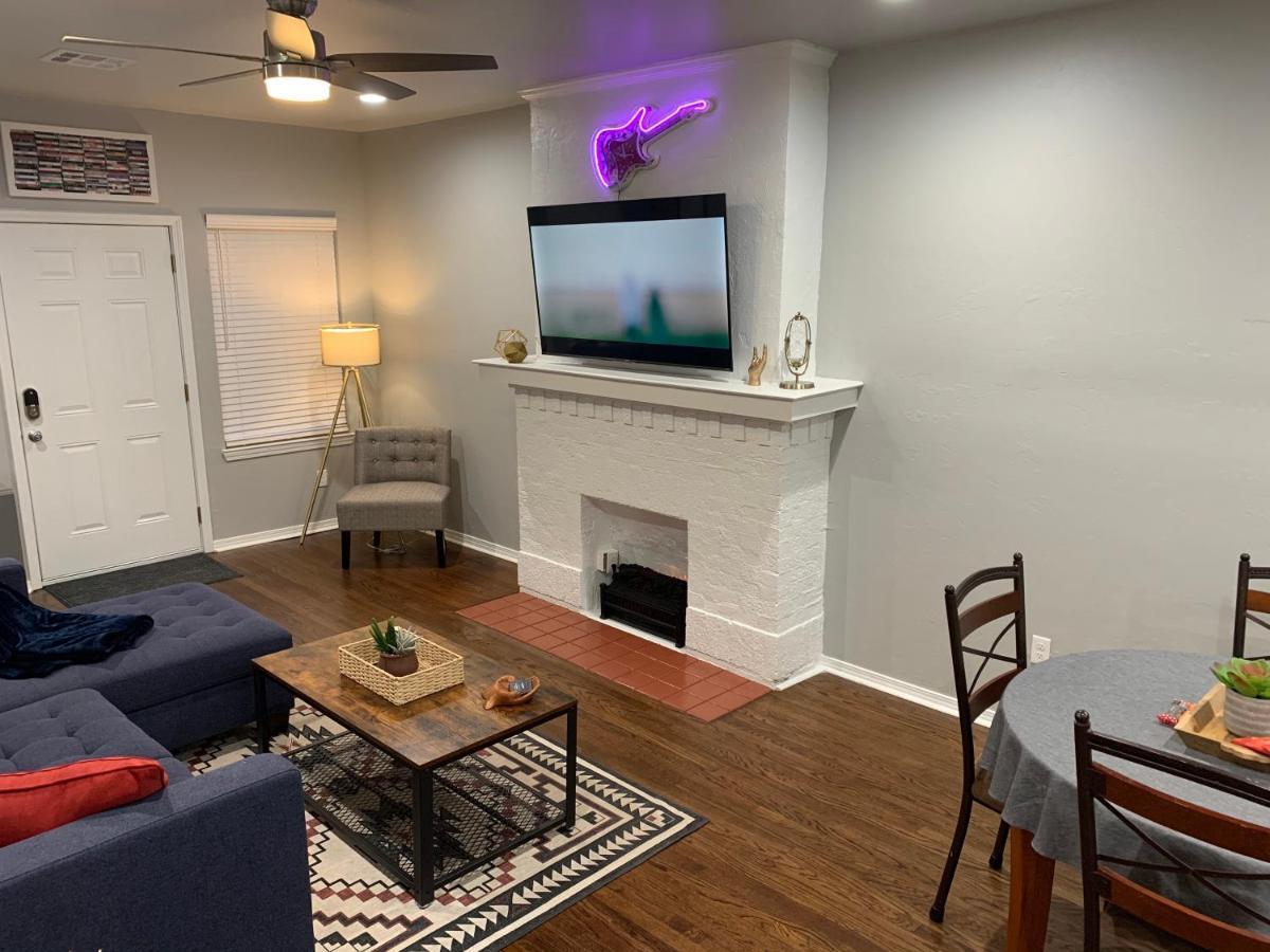 Rock & Roll House, Fiber Internet, Roku Tv, Washer & Dryer, By Dt Chickasha & Leg Lamp! Eksteriør billede