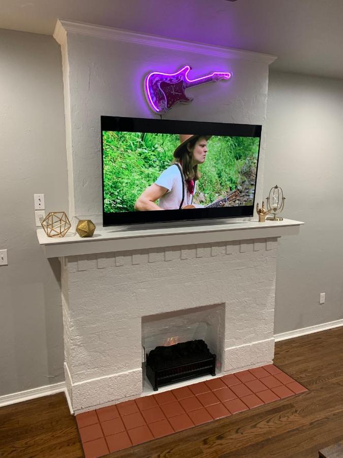 Rock & Roll House, Fiber Internet, Roku Tv, Washer & Dryer, By Dt Chickasha & Leg Lamp! Eksteriør billede
